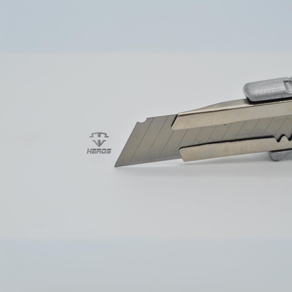 BISTURI METALICO GRANDE