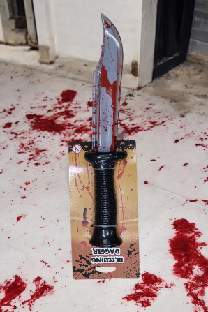 CUCHILLO CON SANGRE